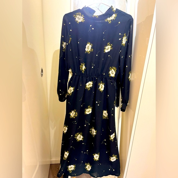 BOGO: Floral maxi dress - Picture 1 of 3